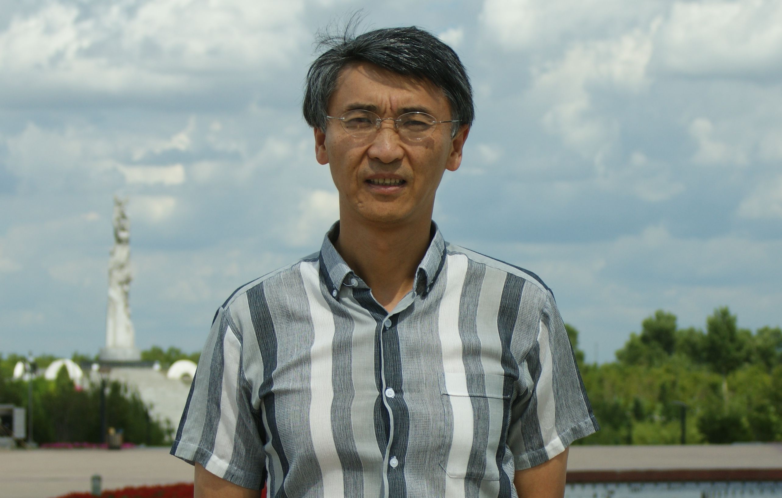 美国阿克隆大学王十庆教授