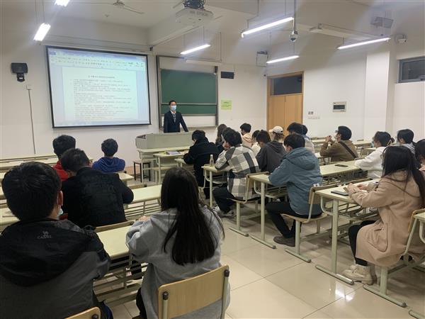 2022-03-25，沈老师给课题组学生进