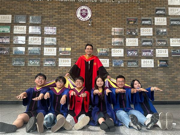 欢送李启航博士和2026届硕士